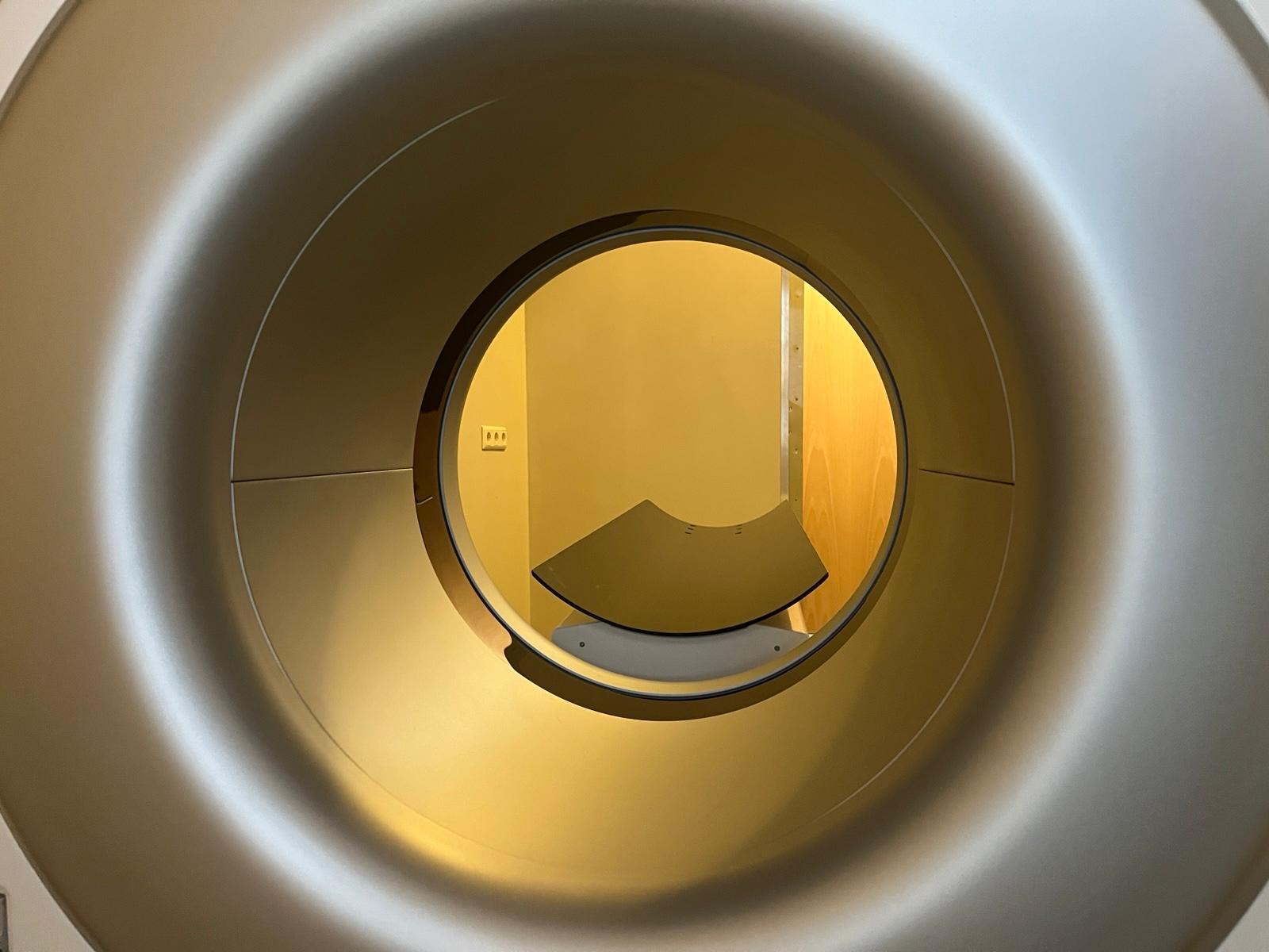 Blick durch den Computertomographen der Tierarztpraxis Bühner